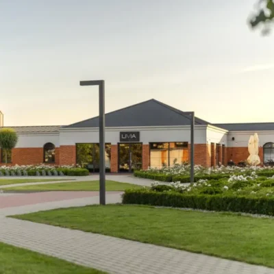 17429950595862_.ignasiakhotel150624133min